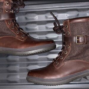 UGG Women’s Brown Leather-Look Lace-Up Winter Boots